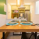 Apartamento 2 Quartos Reformado Na Quadra Da Praia