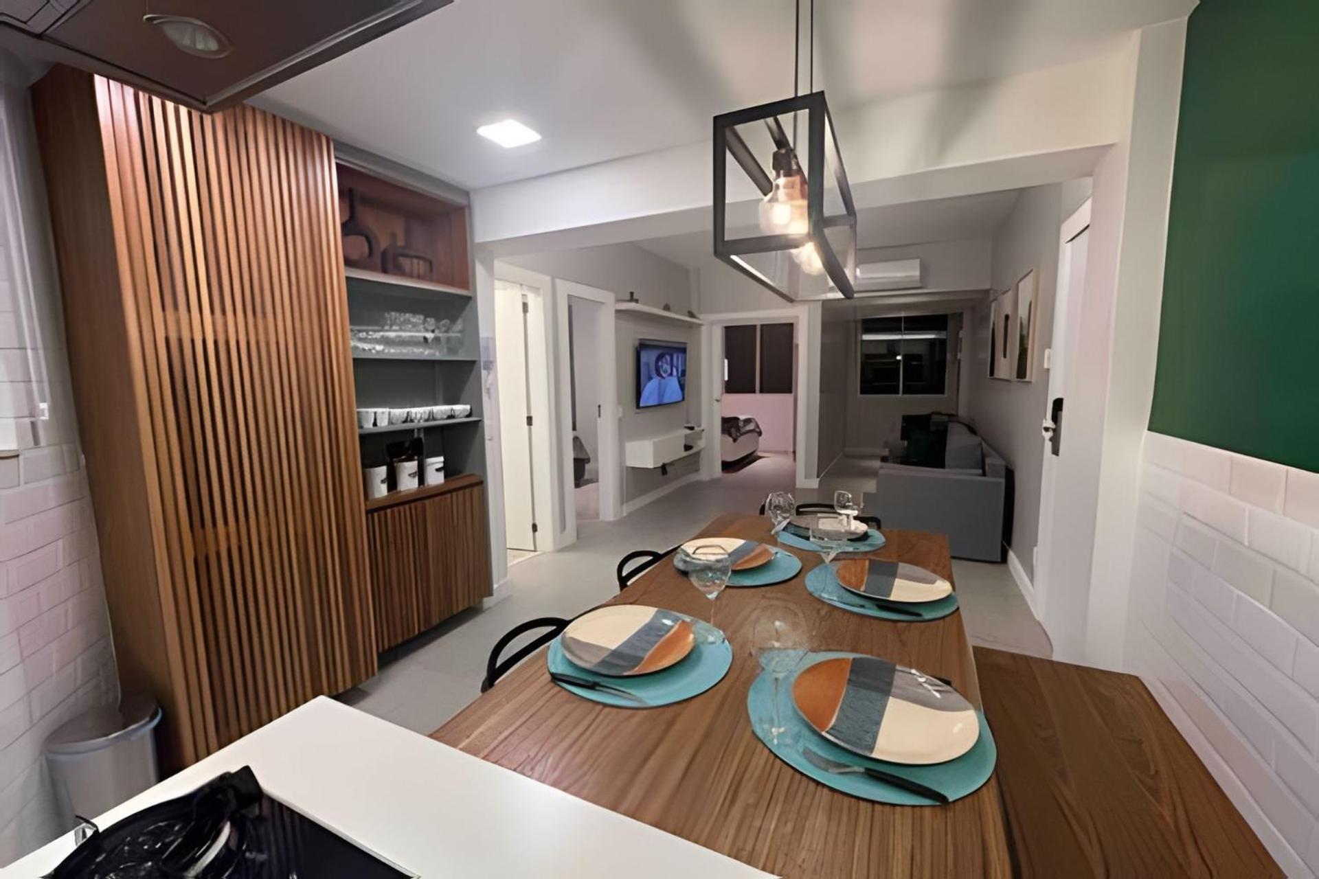 Apartamento 2 Quartos Reformado Na Quadra Da