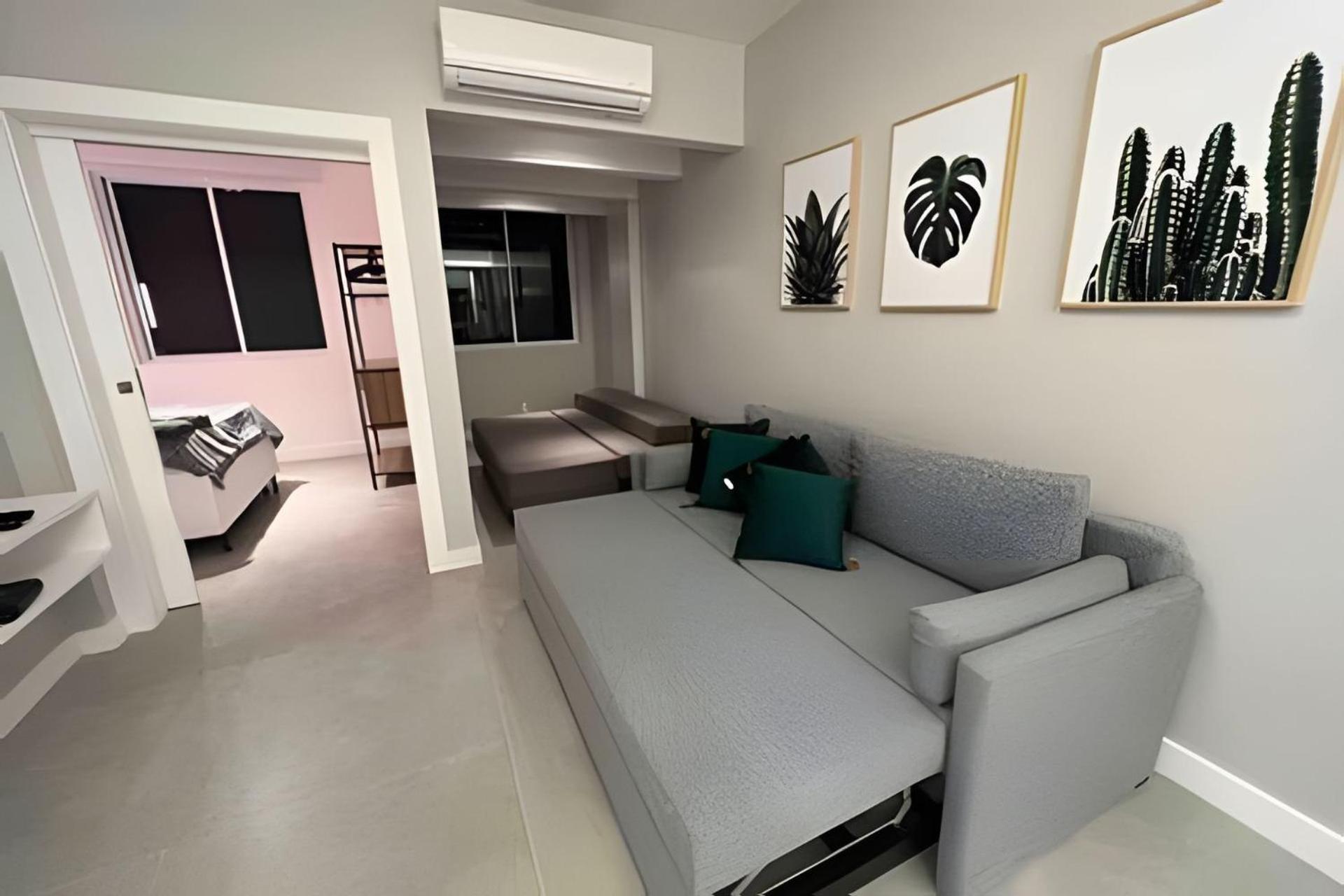 Apartamento 2 Quartos Reformado Na Quadra Da *
